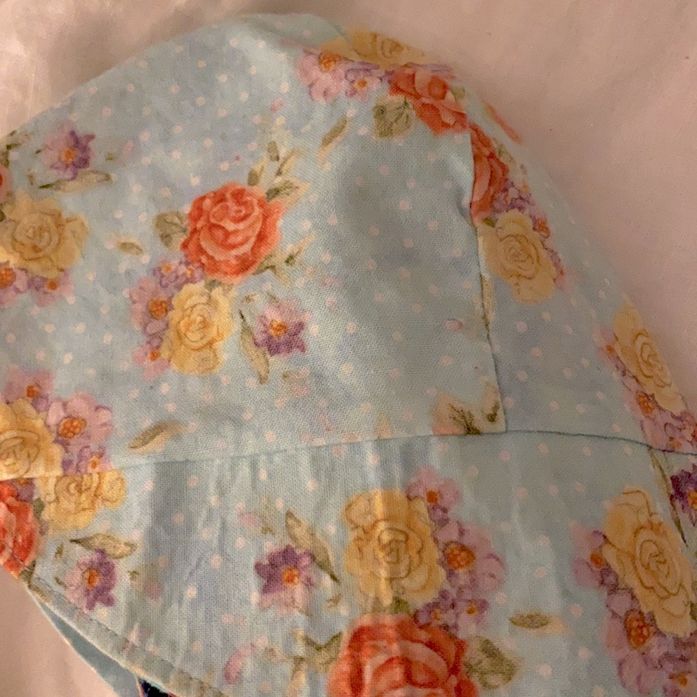 Reversible Fkoral Bonnet Hat
